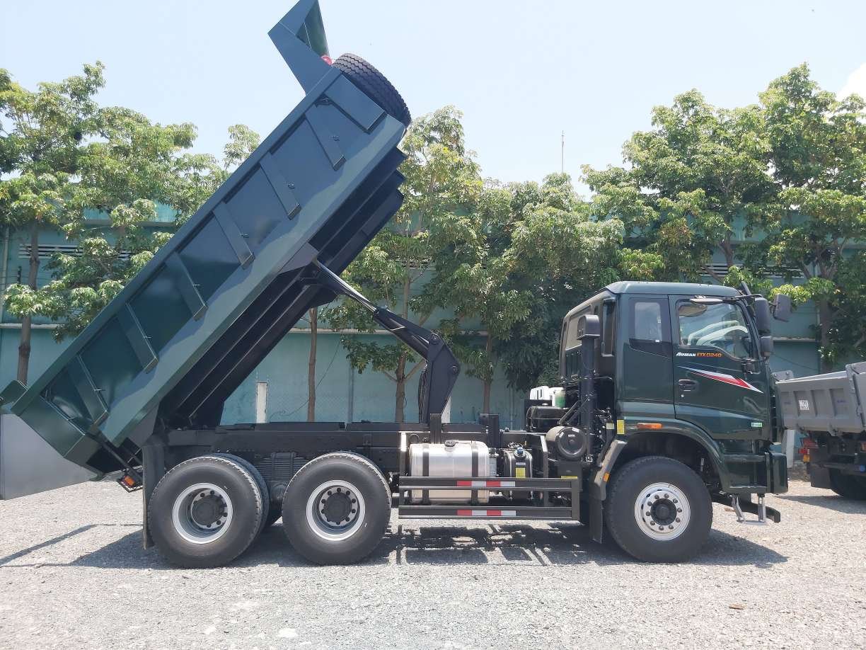 Xe Ben 3 Chân AUMAN D240